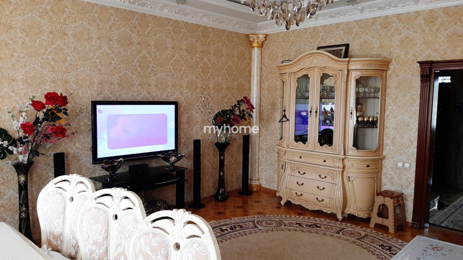 Suraxanı qəsəbəsində 280m² həyət evi satılır Suraxanı qəsəbəsində 280m² həyət evi satılır