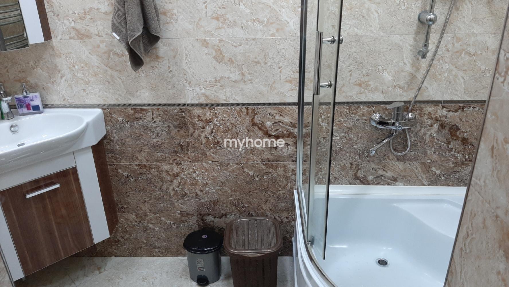 Suraxanı qəsəbəsində 280m² həyət evi satılır Suraxanı qəsəbəsində 280m² həyət evi satılır