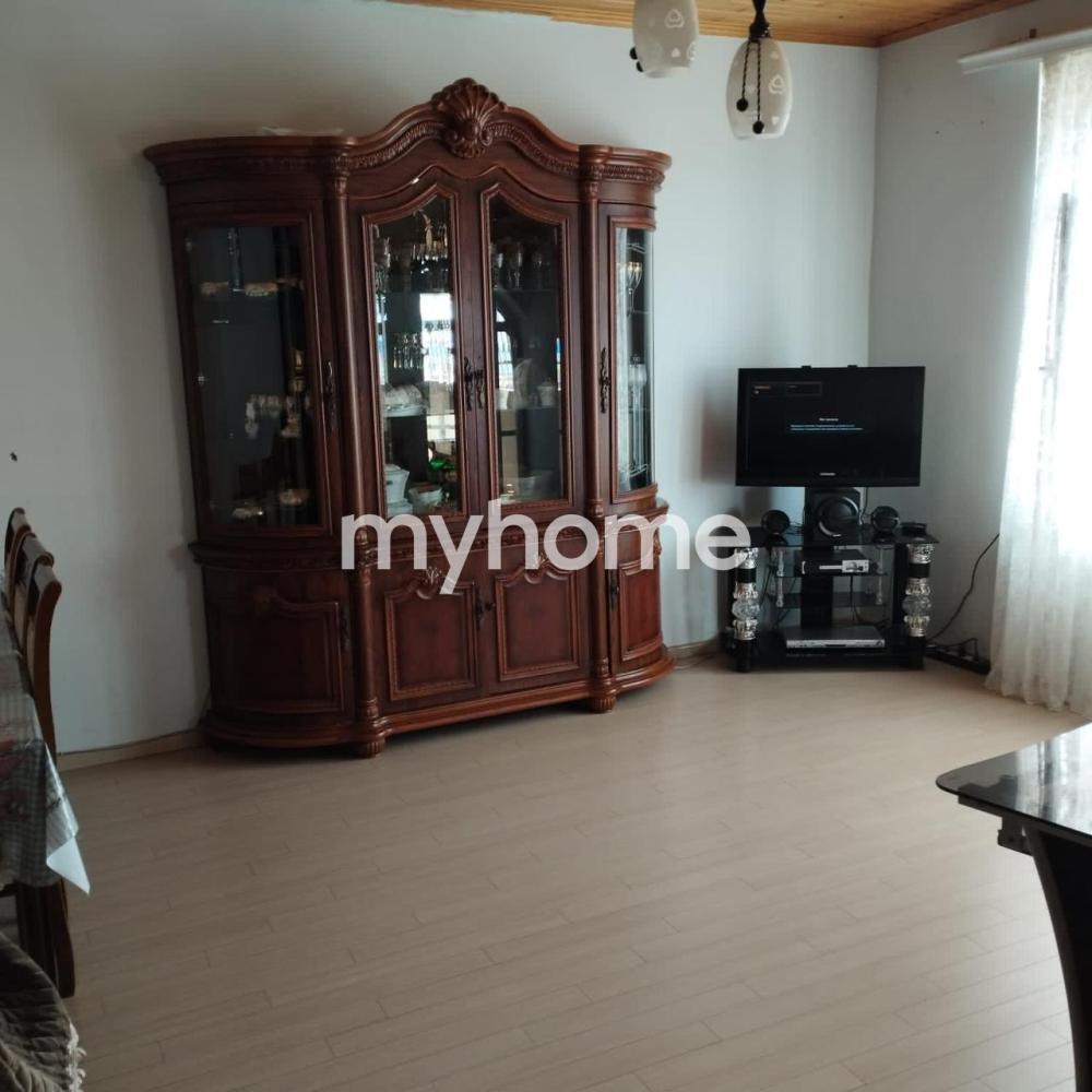 Günəşli qəsəbəsi 108m² mənzil satılır