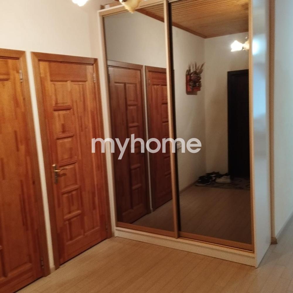 Günəşli qəsəbəsində 108m² mənzil satılır Günəşli qəsəbəsində 108m² mənzil satılır