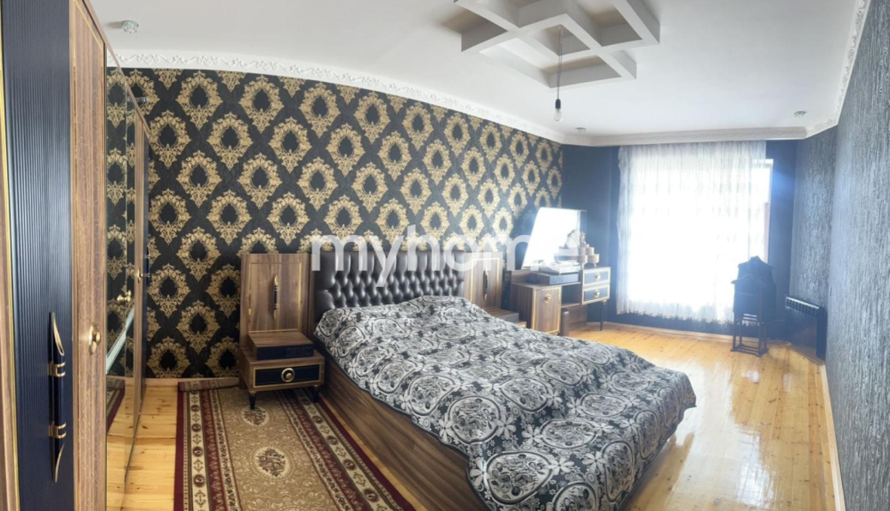 Binəqədi qəsəbəsində 220m² həyət evi satılır Binəqədi qəsəbəsində 220m² həyət evi satılır
