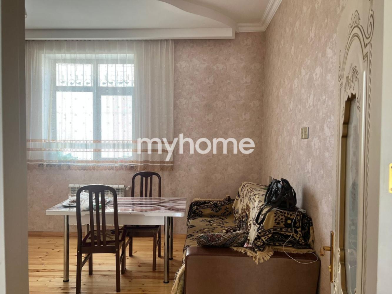 Binəqədi qəsəbəsində 220m² həyət evi satılır Binəqədi qəsəbəsində 220m² həyət evi satılır