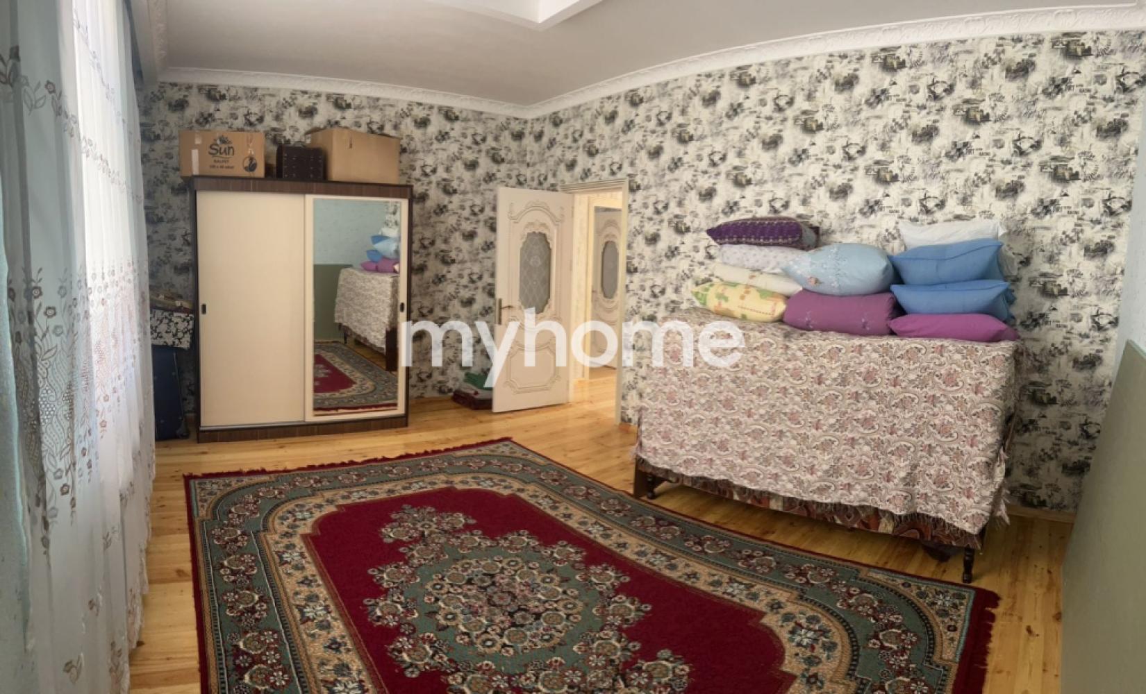 Binəqədi qəsəbəsində 220m² həyət evi satılır Binəqədi qəsəbəsində 220m² həyət evi satılır