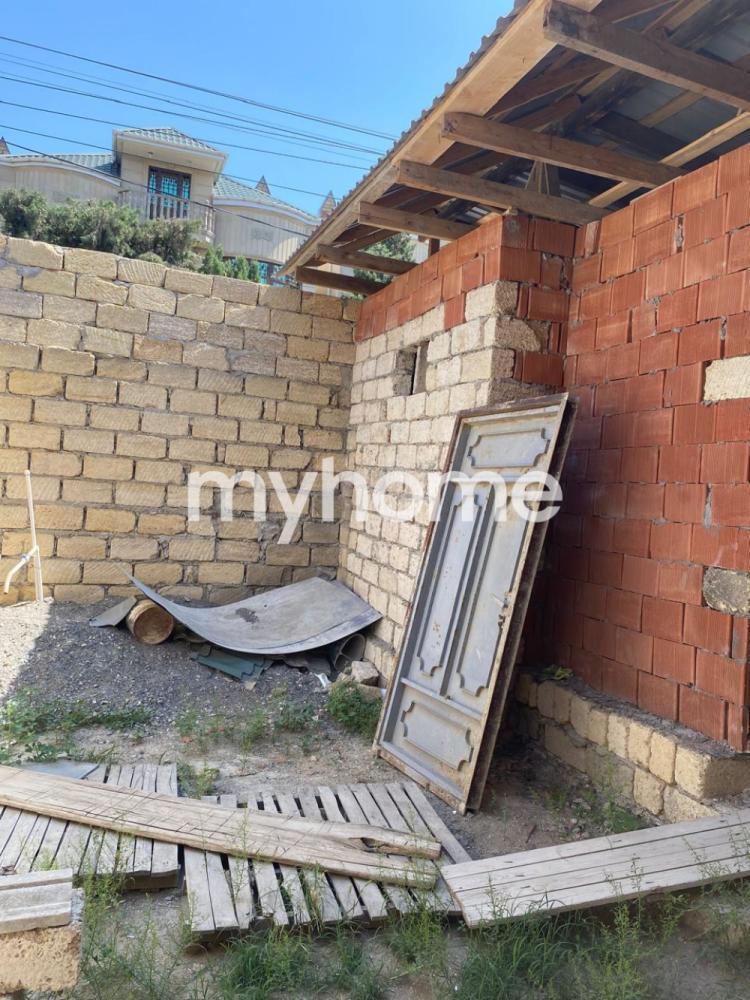 Binəqədi qəsəbəsində 220m² həyət evi satılır Binəqədi qəsəbəsində 220m² həyət evi satılır