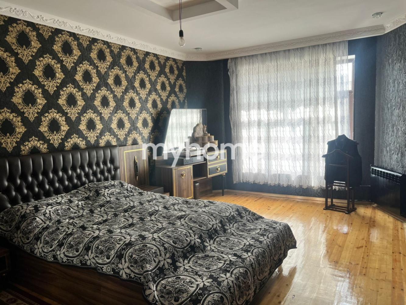 Binəqədi qəsəbəsində 220m² həyət evi satılır Binəqədi qəsəbəsində 220m² həyət evi satılır