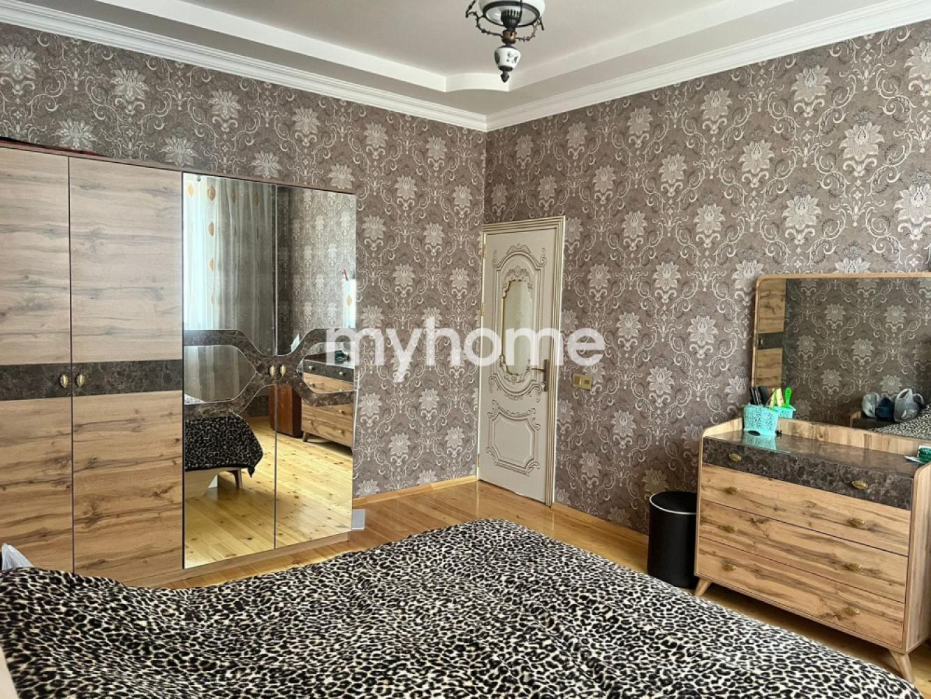 Binəqədi qəsəbəsində 220m² həyət evi satılır Binəqədi qəsəbəsində 220m² həyət evi satılır