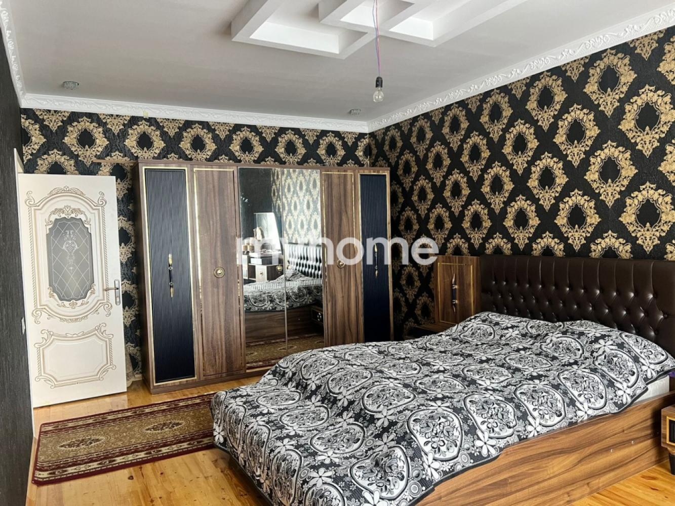 Binəqədi qəsəbəsi 220m² həyət evi satılır