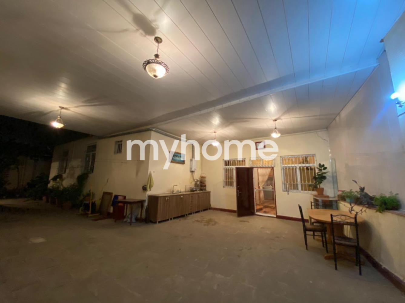 Qaraçuxur qəsəbəsində 146m² həyət evi satılır Qaraçuxur qəsəbəsində 146m² həyət evi satılır