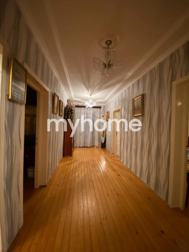 Qaraçuxur qəsəbəsində 146m² həyət evi satılır Qaraçuxur qəsəbəsində 146m² həyət evi satılır