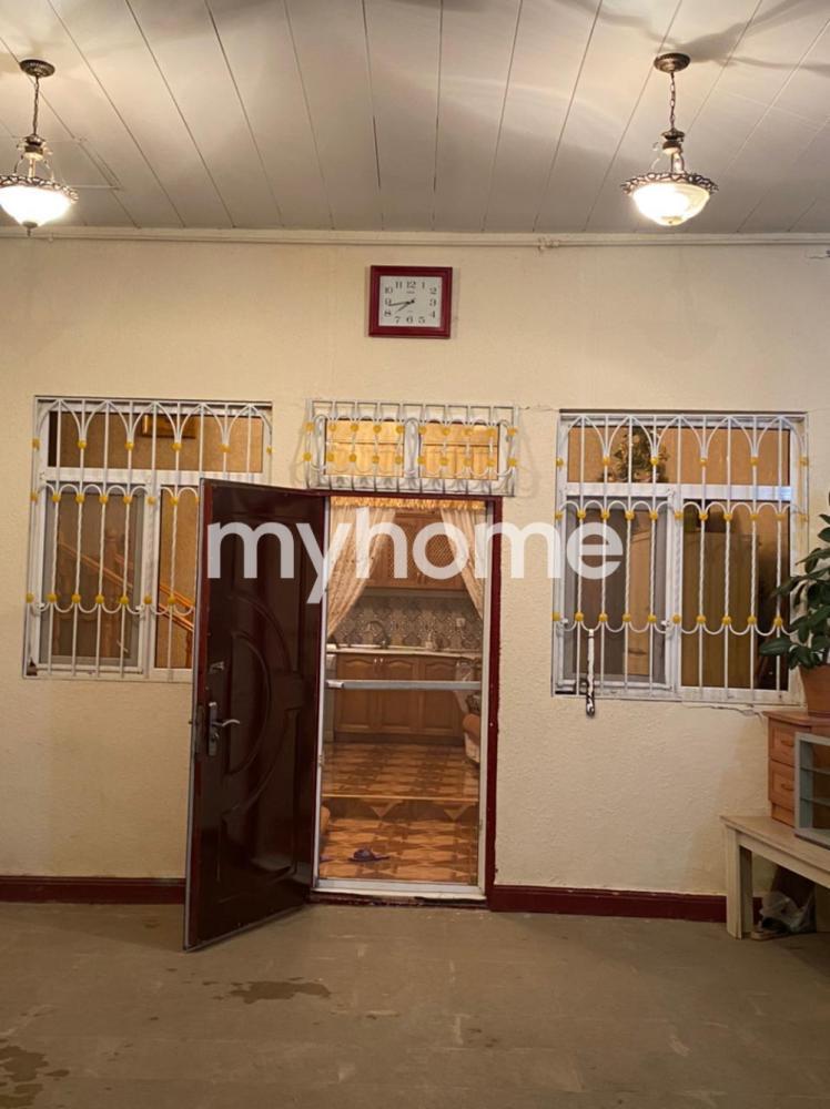 Qaraçuxur qəsəbəsində 146m² həyət evi satılır Qaraçuxur qəsəbəsində 146m² həyət evi satılır