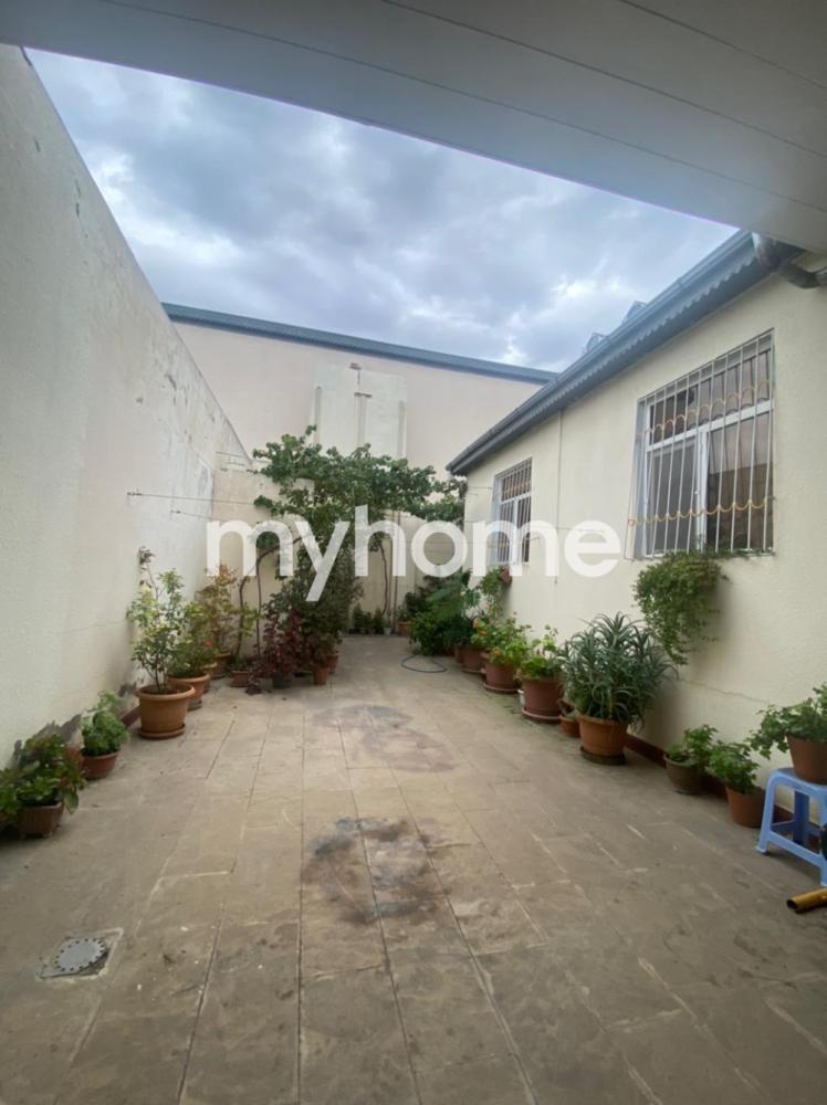 Qaraçuxur qəsəbəsində 146m² həyət evi satılır Qaraçuxur qəsəbəsində 146m² həyət evi satılır