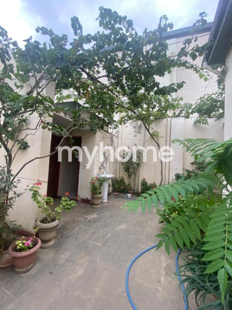 Qaraçuxur qəsəbəsində 146m² həyət evi satılır Qaraçuxur qəsəbəsində 146m² həyət evi satılır