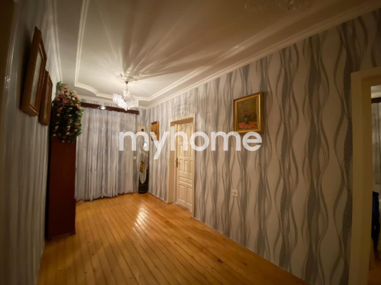 Qaraçuxur qəsəbəsində 146m² həyət evi satılır Qaraçuxur qəsəbəsində 146m² həyət evi satılır