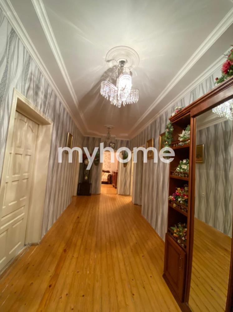 Qaraçuxur qəsəbəsində 146m² həyət evi satılır Qaraçuxur qəsəbəsində 146m² həyət evi satılır