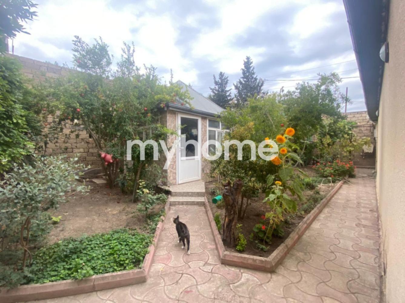 Qaraçuxur qəsəbəsində 146m² həyət evi satılır Qaraçuxur qəsəbəsində 146m² həyət evi satılır