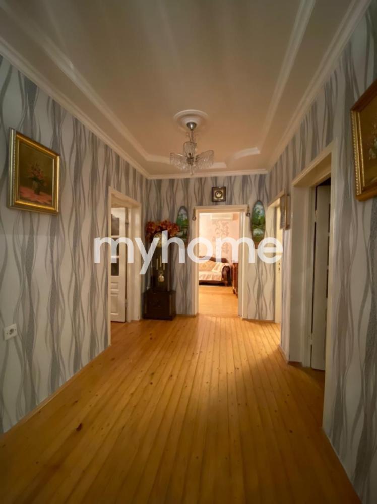Qaraçuxur qəsəbəsində 146m² həyət evi satılır Qaraçuxur qəsəbəsində 146m² həyət evi satılır