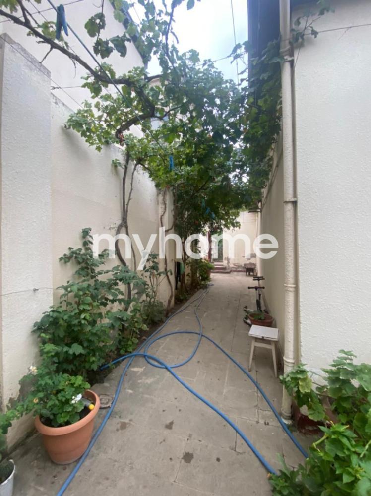 Qaraçuxur qəsəbəsində 146m² həyət evi satılır Qaraçuxur qəsəbəsində 146m² həyət evi satılır
