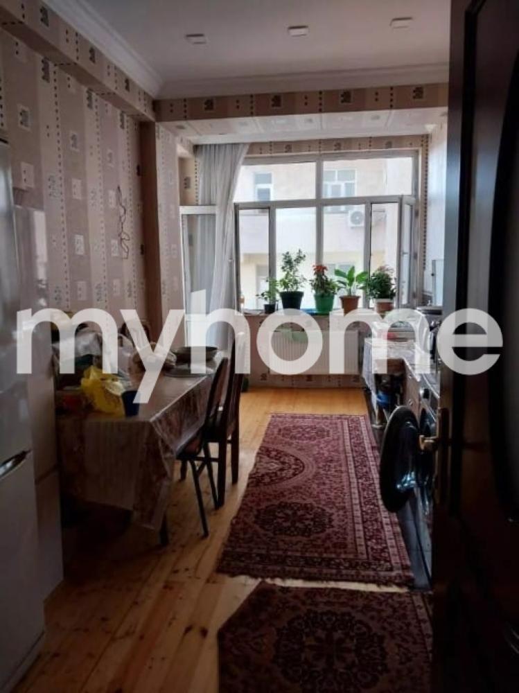 Bakıxanov qəsəbəsi 110m² mənzil kirayə verilir