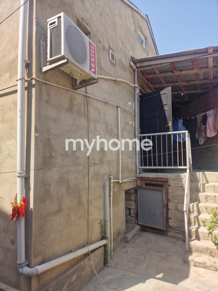 Bakıxanov qəsəbəsində 200m² həyət evi satılır Bakıxanov qəsəbəsində 200m² həyət evi satılır