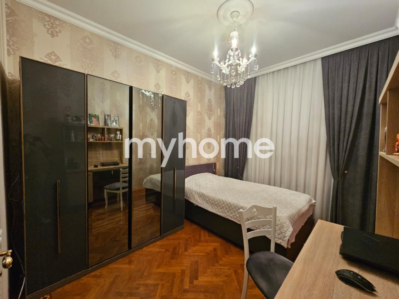 Bakıxanov qəsəbəsində 89m² mənzil satılır Bakıxanov qəsəbəsində 89m² mənzil satılır