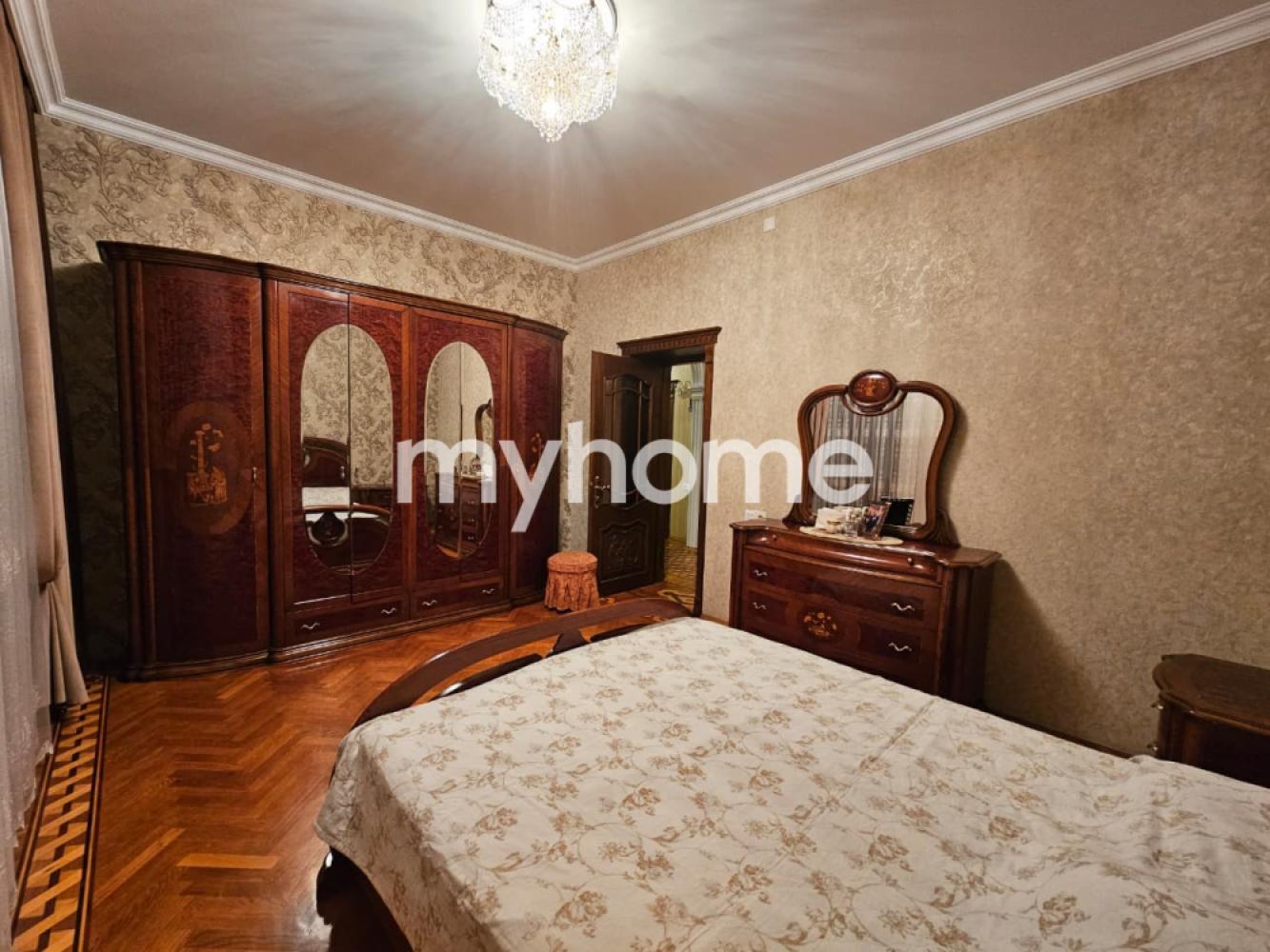 Bakıxanov qəsəbəsi 89m² mənzil satılır