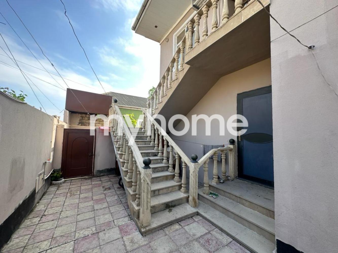 Binəqədi qəsəbəsində 250m² həyət evi satılır Binəqədi qəsəbəsində 250m² həyət evi satılır