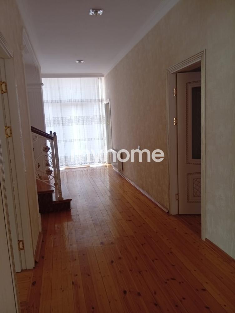 Mehdiabad qəsəbəsində 360m² həyət evi satılır Mehdiabad qəsəbəsində 360m² həyət evi satılır