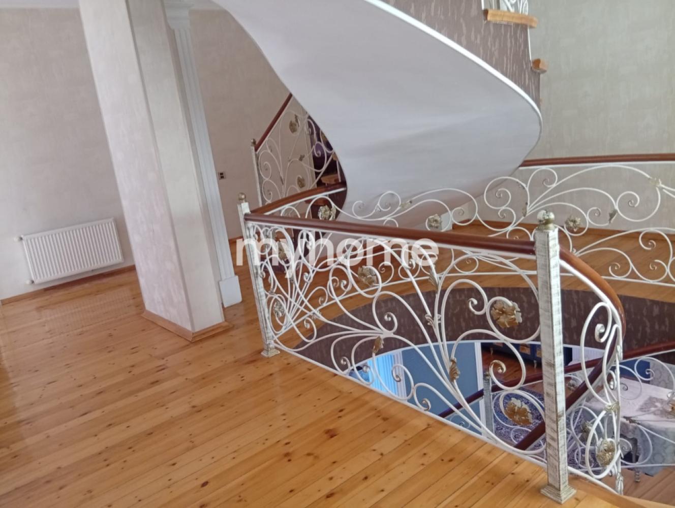 Mehdiabad qəsəbəsində 360m² həyət evi satılır Mehdiabad qəsəbəsində 360m² həyət evi satılır