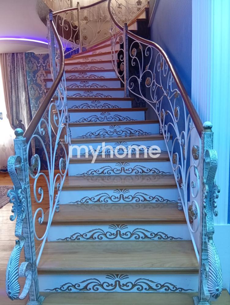 Mehdiabad qəsəbəsində 360m² həyət evi satılır Mehdiabad qəsəbəsində 360m² həyət evi satılır