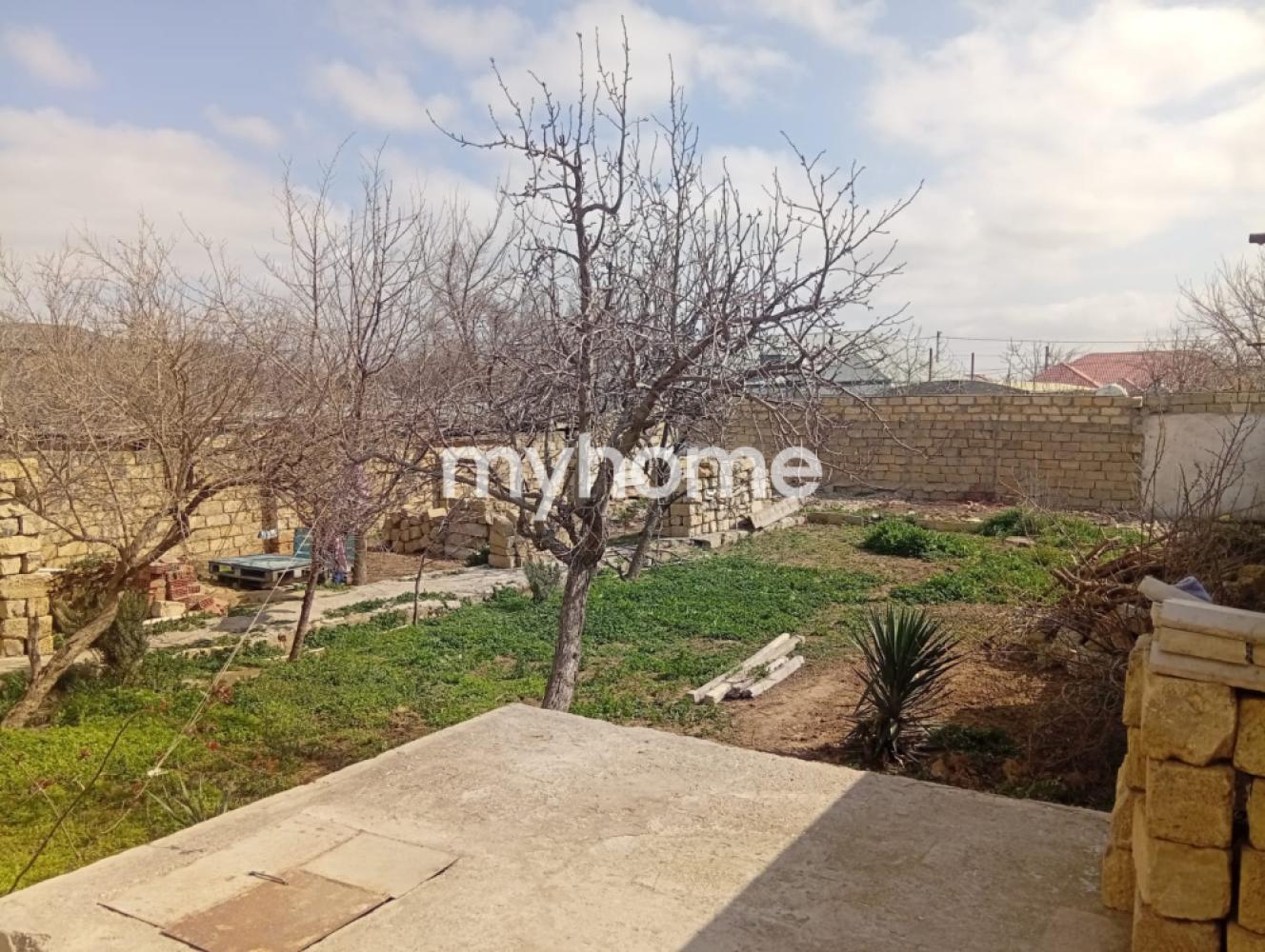 Mehdiabad qəsəbəsində 360m² həyət evi satılır Mehdiabad qəsəbəsində 360m² həyət evi satılır