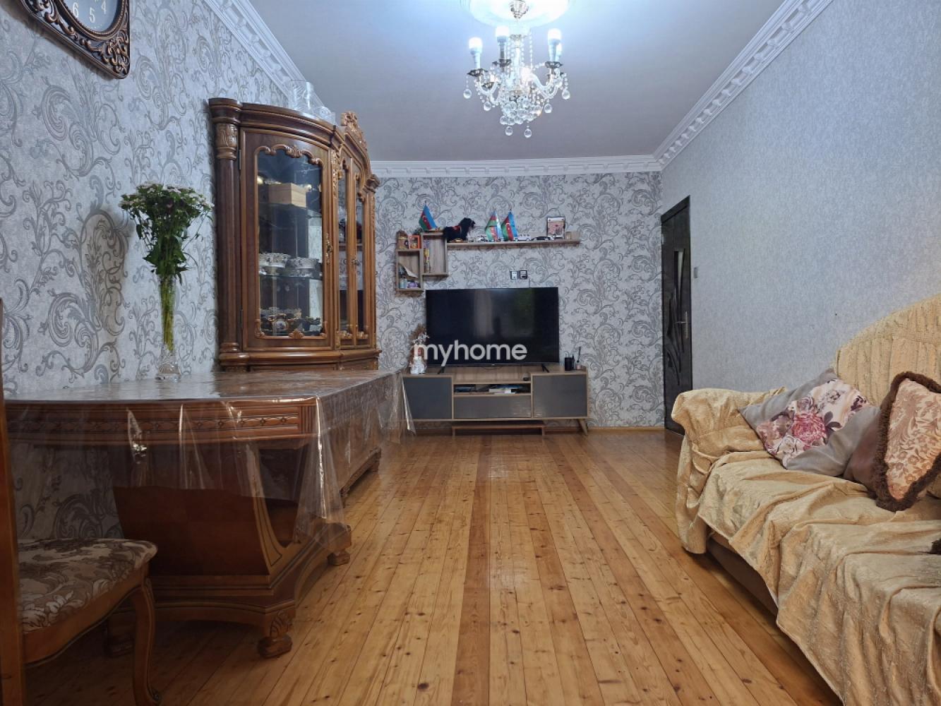 Qaraçuxur qəsəbəsi 130m² mənzil satılır