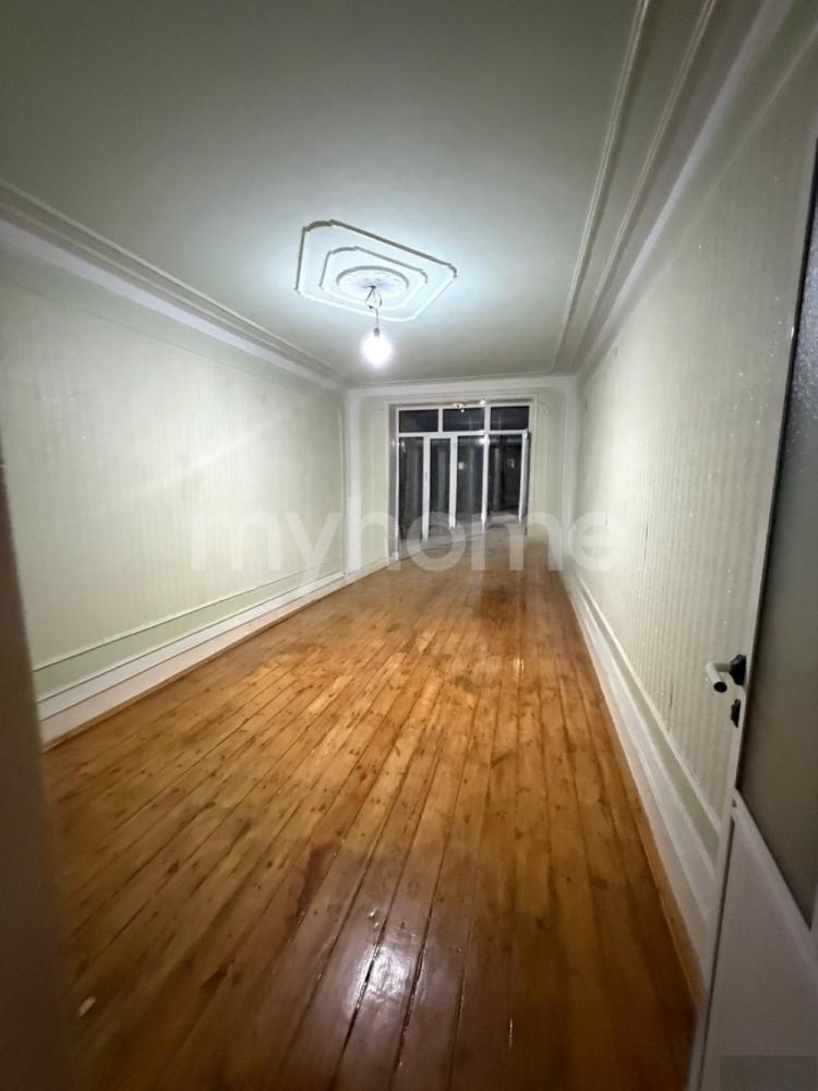 Gəncə şəhəri 70m² mənzil satılır
