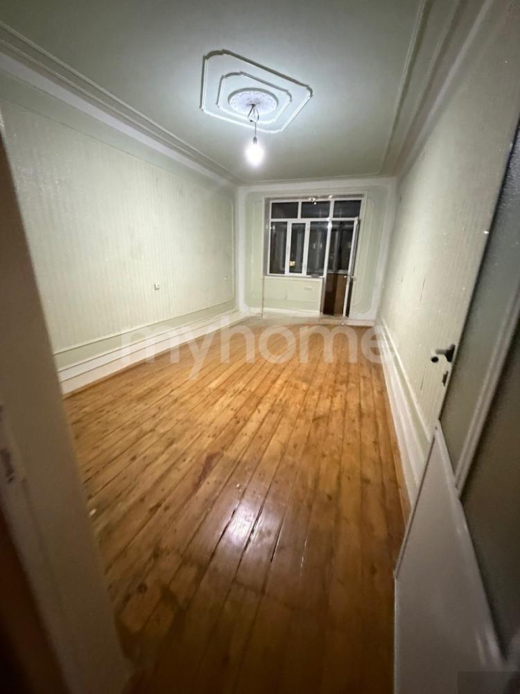 Gəncə şəhəri 70m² mənzil satılır