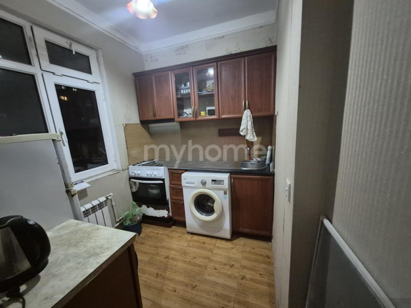 Bakıxanov qəsəbəsi 51m² mənzil satılır