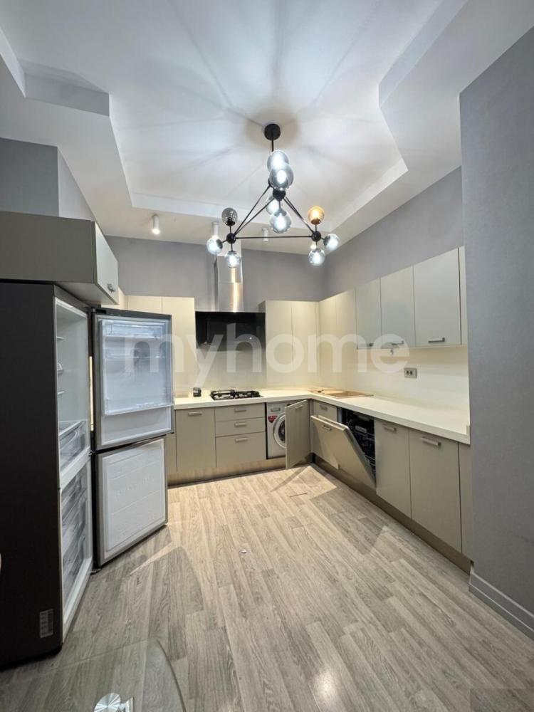 Bakı şəhəri 127m² mənzil kirayə verilir