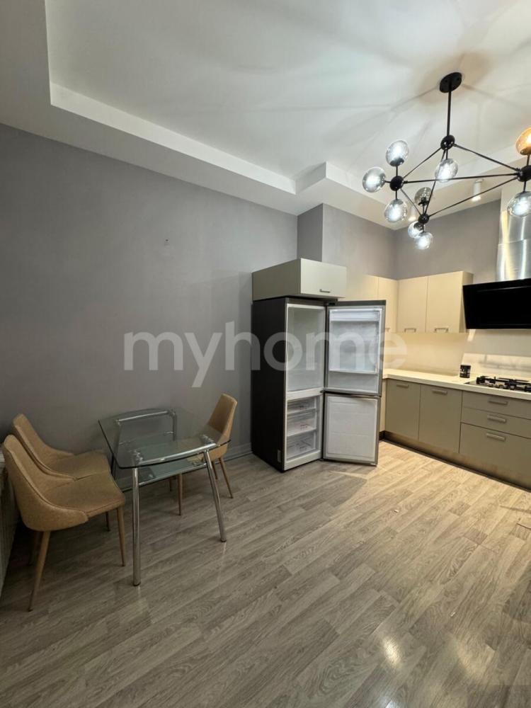 Bakı şəhəri 127m² mənzil kirayə verilir