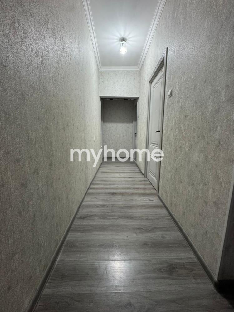 Bakıxanov qəsəbəsində 100m² mənzil satılır Bakıxanov qəsəbəsində 100m² mənzil satılır