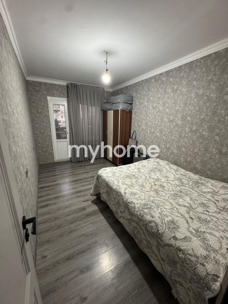 Bakıxanov qəsəbəsi 100m² mənzil satılır