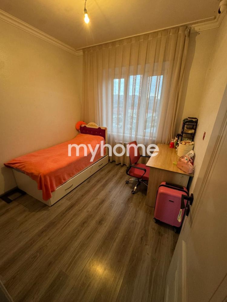 Bakıxanov qəsəbəsi 100m² mənzil satılır