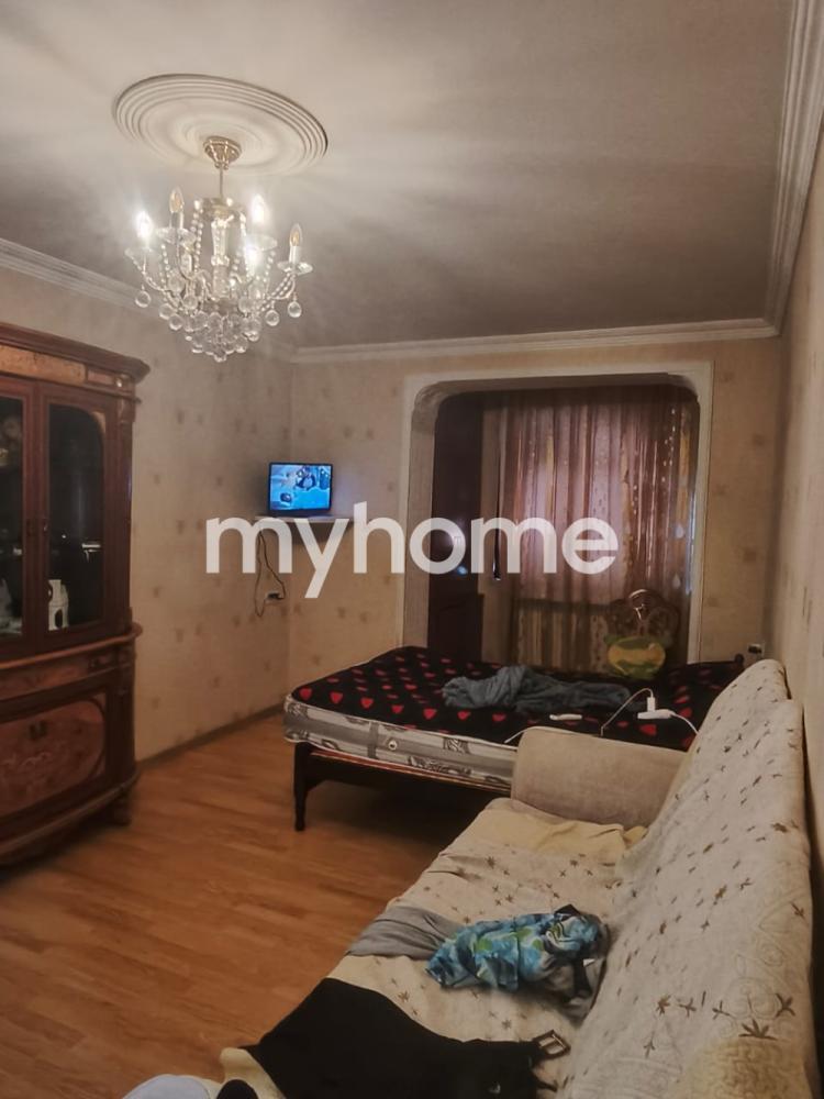 Bakıxanov qəsəbəsi 45m² mənzil satılır