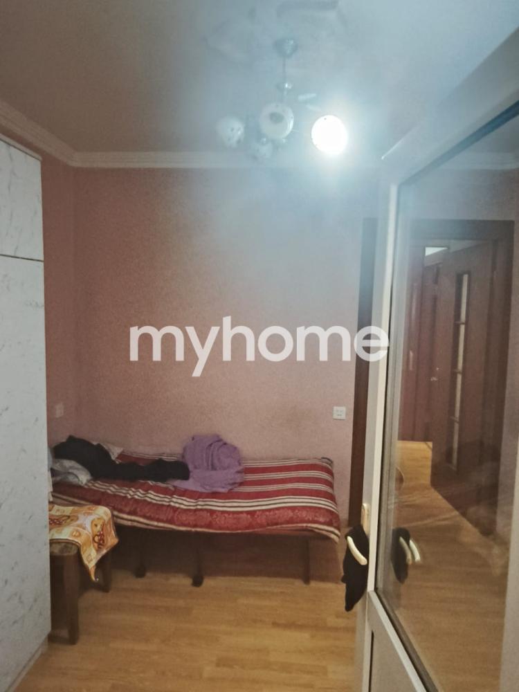 Bakıxanov qəsəbəsi 45m² mənzil satılır
