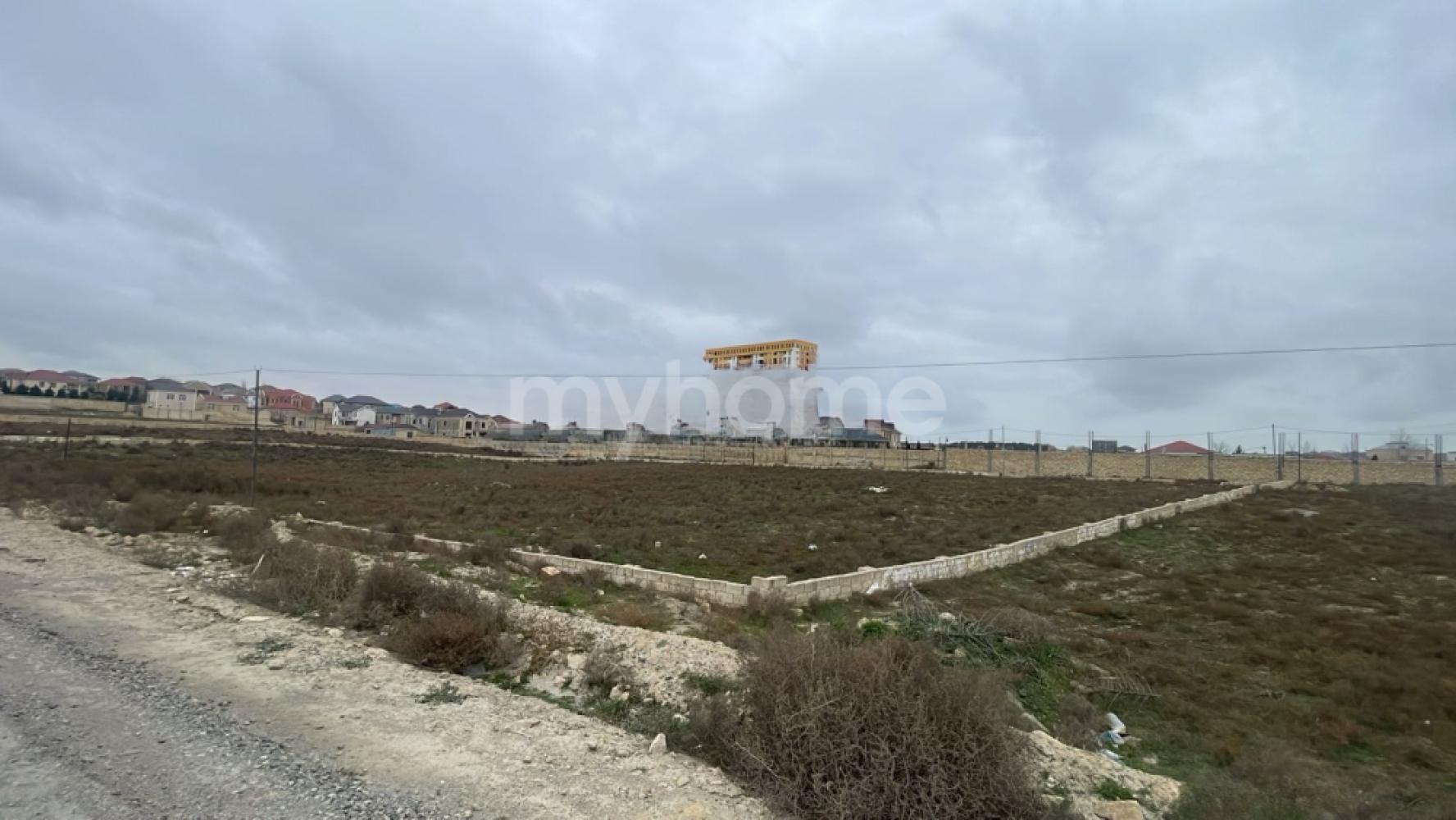 Bakı şəhəri torpaq satılır