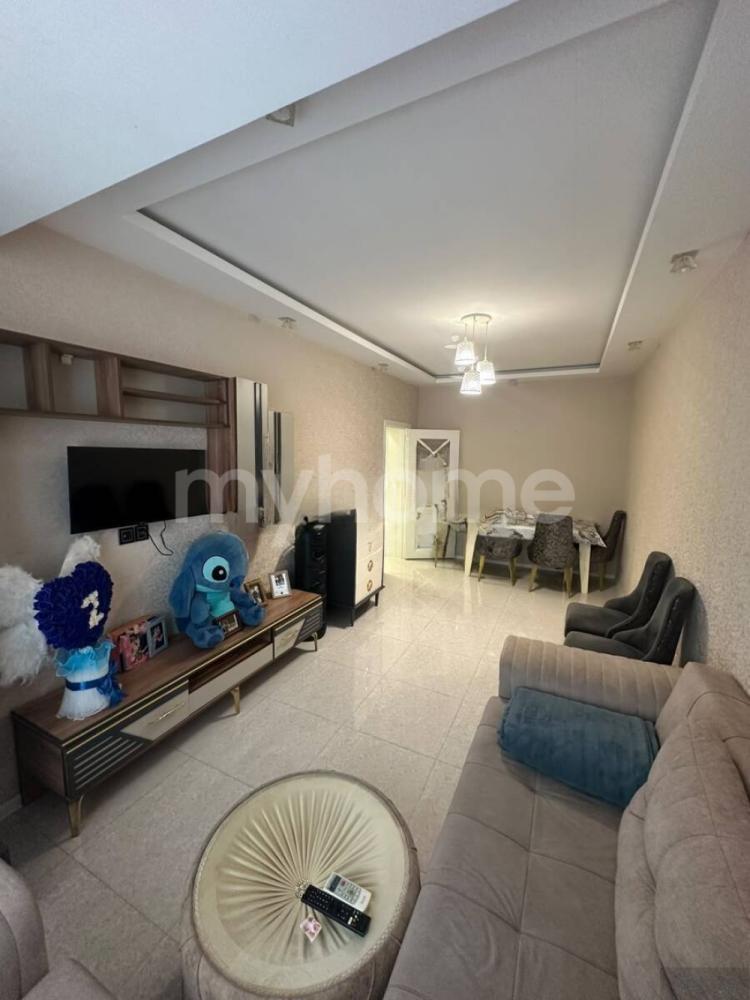 Bakı şəhəri 52m² mənzil satılır