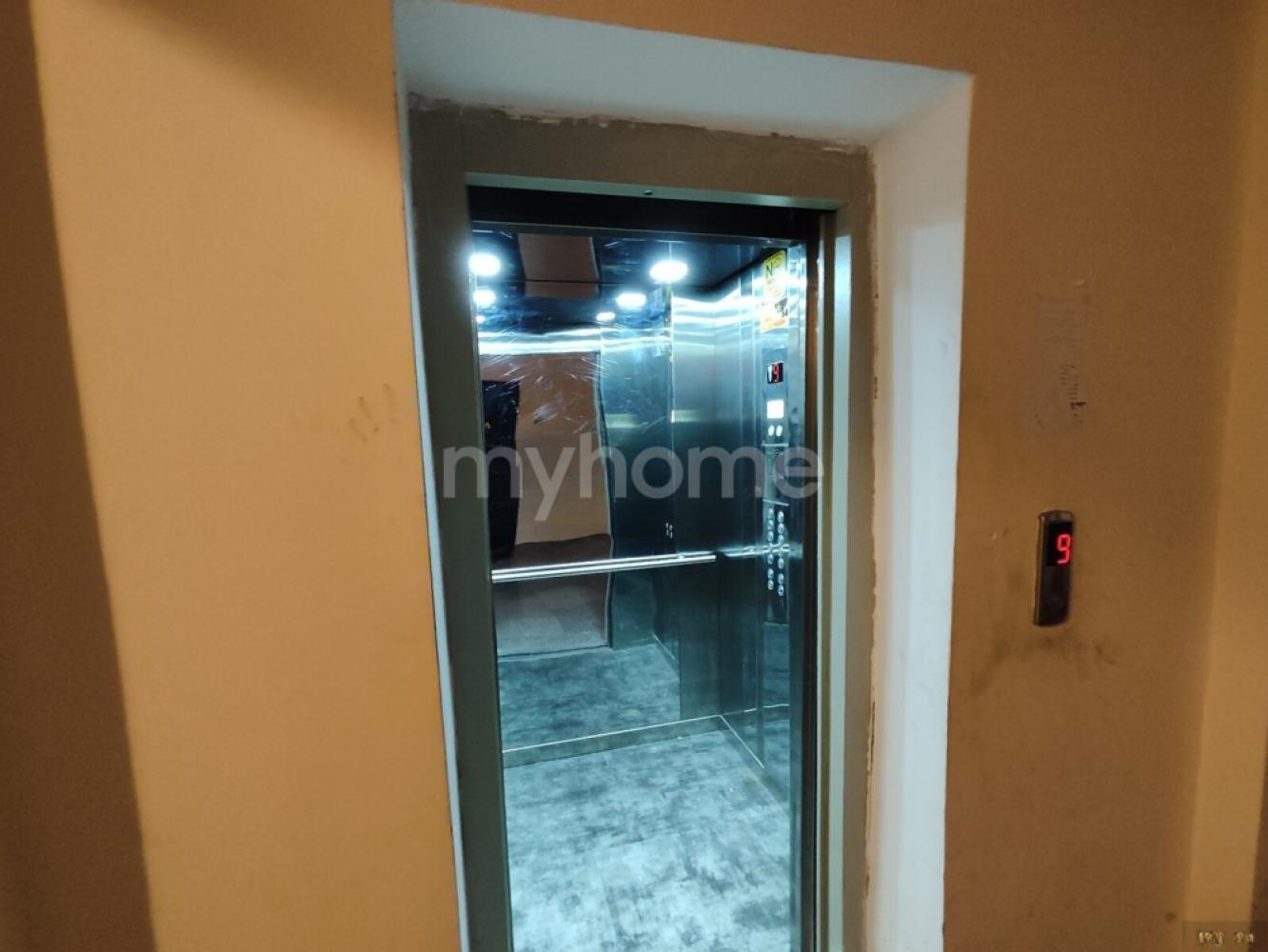 Bakı şəhəri 100m² mənzil satılır