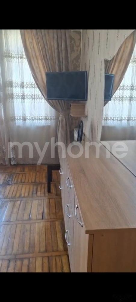 Gəncə şəhəri 42m² mənzil kirayə verilir