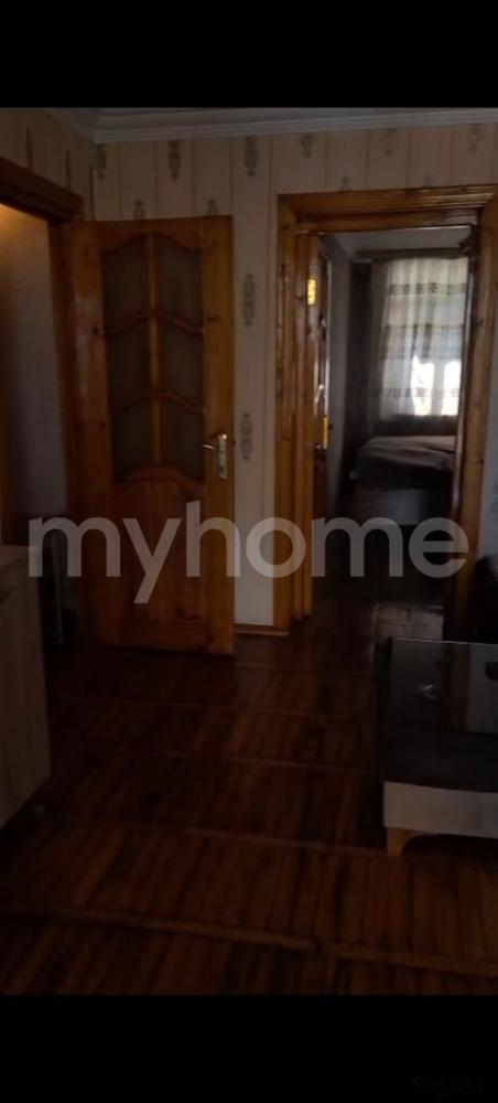 Gəncə şəhəri 42m² mənzil kirayə verilir