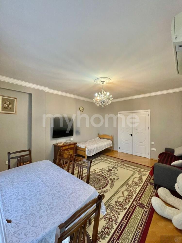 Bakı şəhəri 90m² mənzil satılır