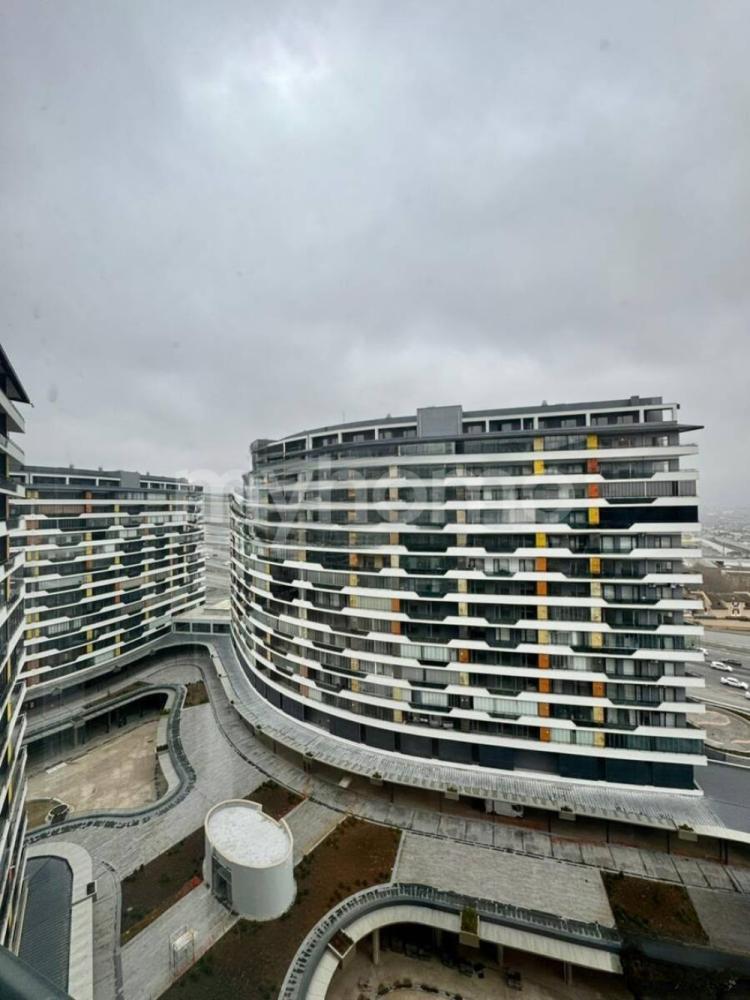 Binəqədi qəsəbəsi 90m² mənzil satılır
