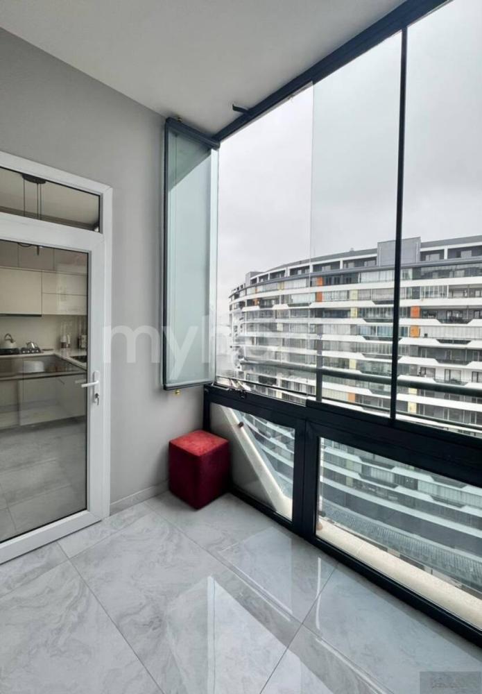 Binəqədi qəsəbəsi 90m² mənzil satılır