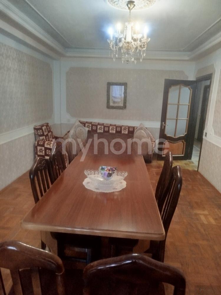 Bakı şəhəri 110m² mənzil satılır
